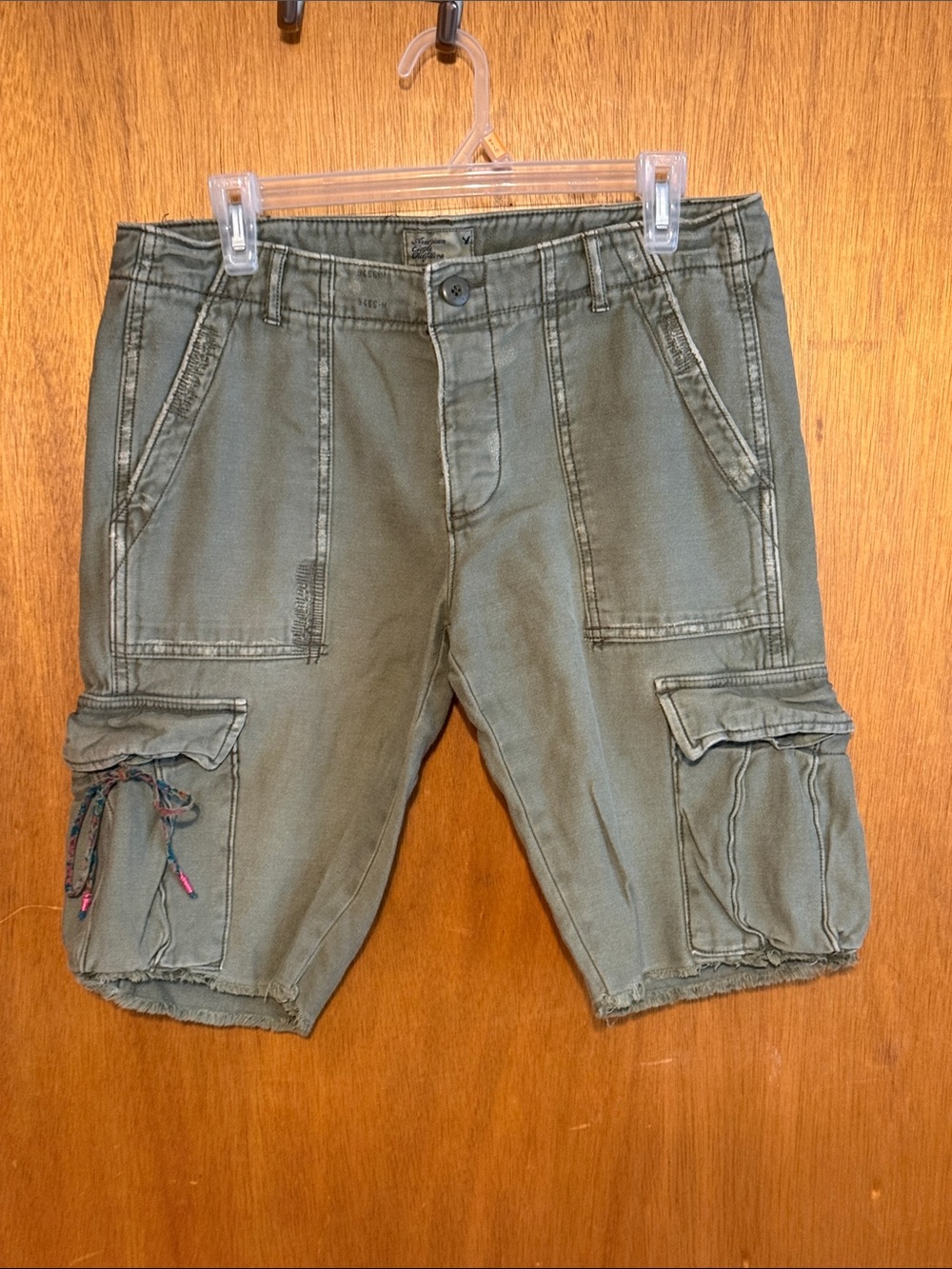 American Eagle Outfitters Olive Green Distressed Utility Cargo Shorts Sz 6
